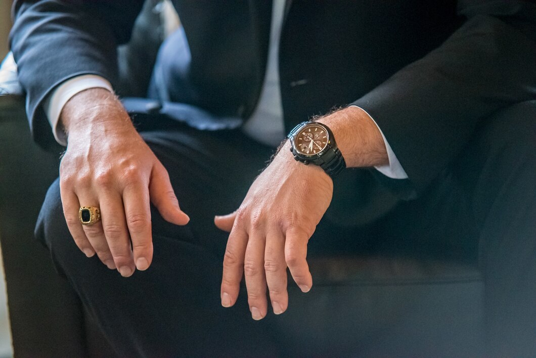 Elegancja na nadgarstku: Jak dobrać zegarek do swojego stylu?